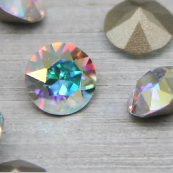 Snowflake Necklace with Swarovski Crystal AB stone - NWT - Picture 10 of 10